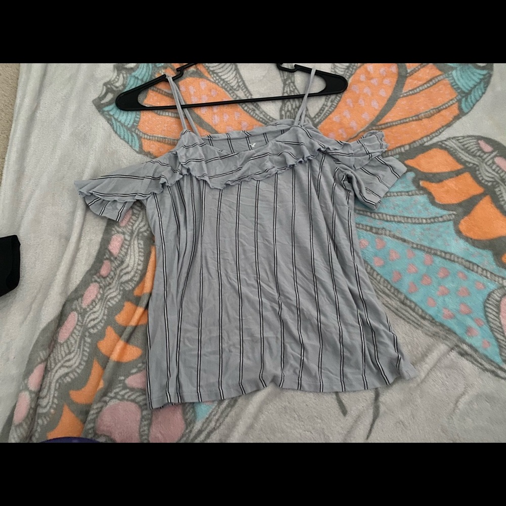 American eagle no shoulder top